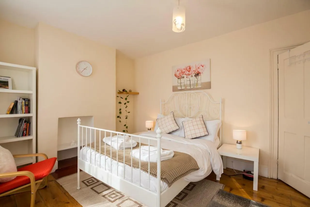 London Stratford House Villa